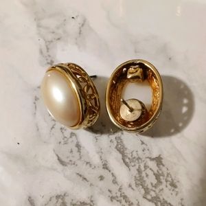 Vintage pearl and gold earrings